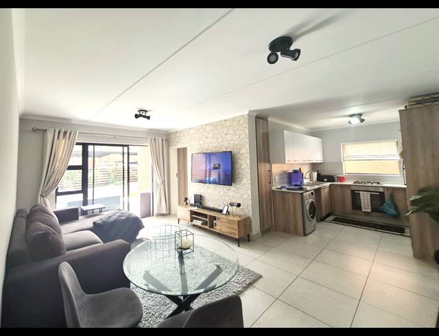 3 BEDROOM APARTMENT FOR SALE IN MODDERFONTEIN